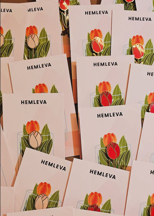 Load image 1 in gallery view