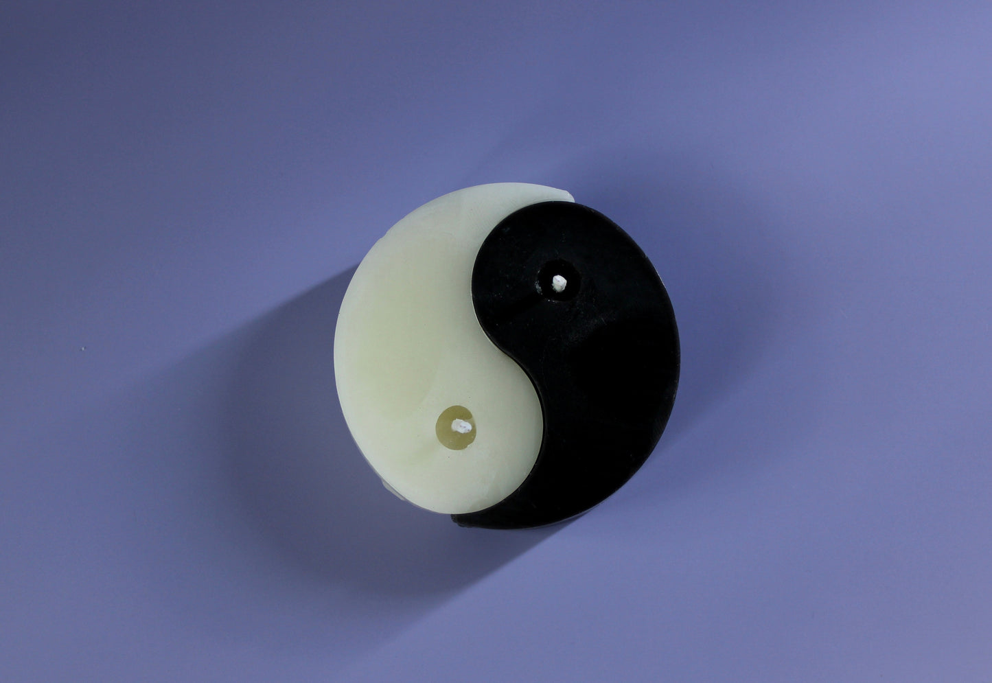 Yin Yang Beeswax/Soy Wax Blend Candle