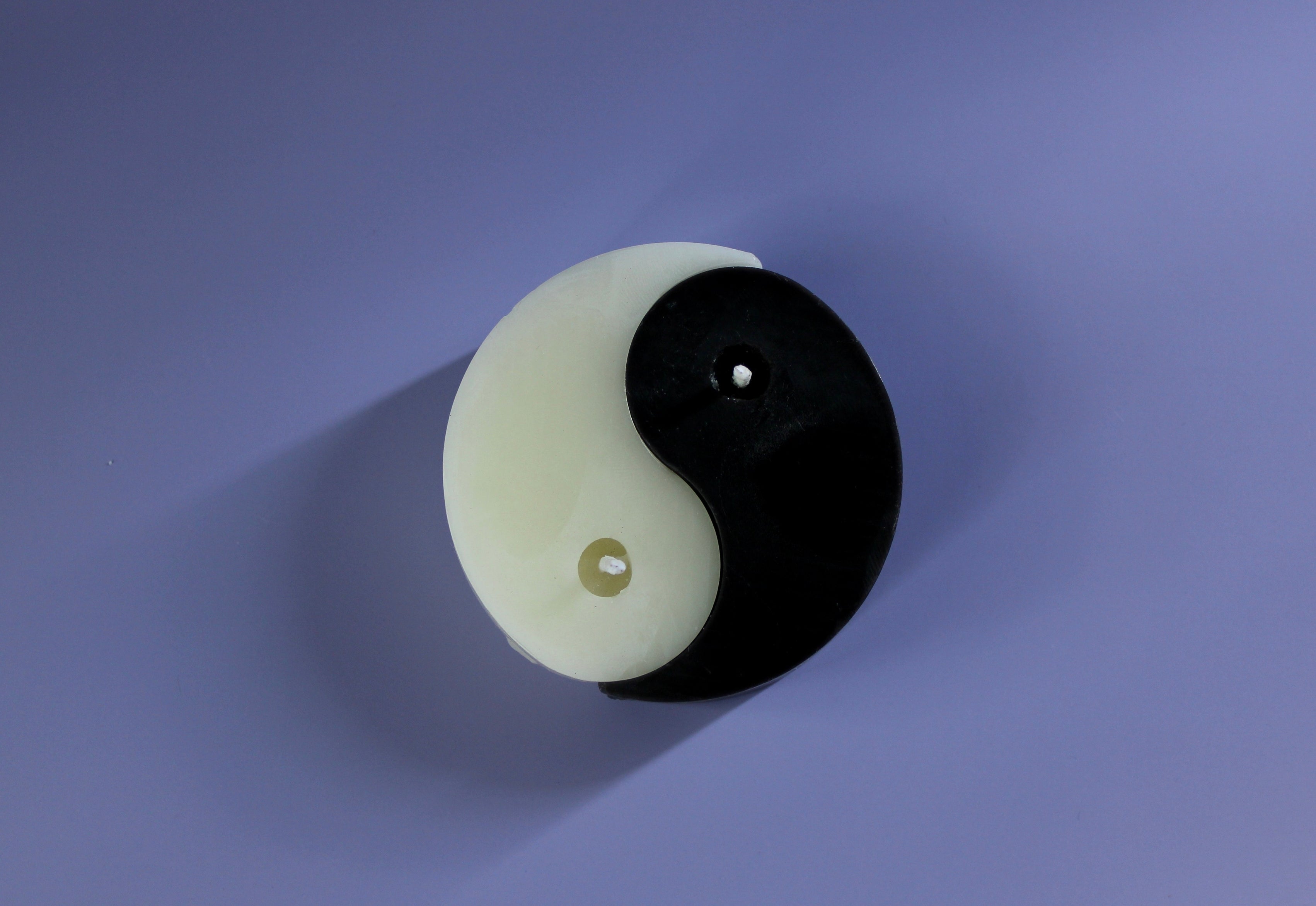 Yin Yang Beeswax/Soy Wax Blend Candle