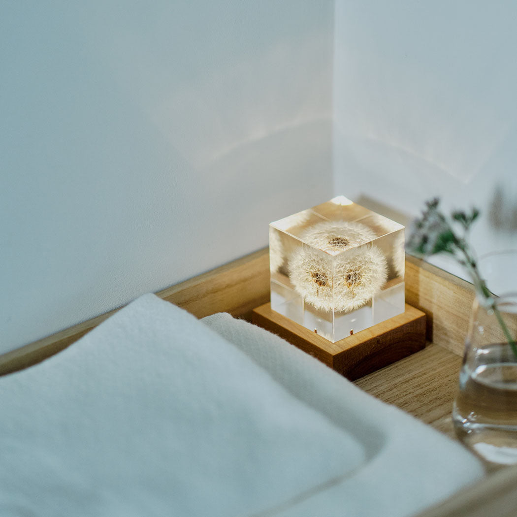Sola Cube Light Base