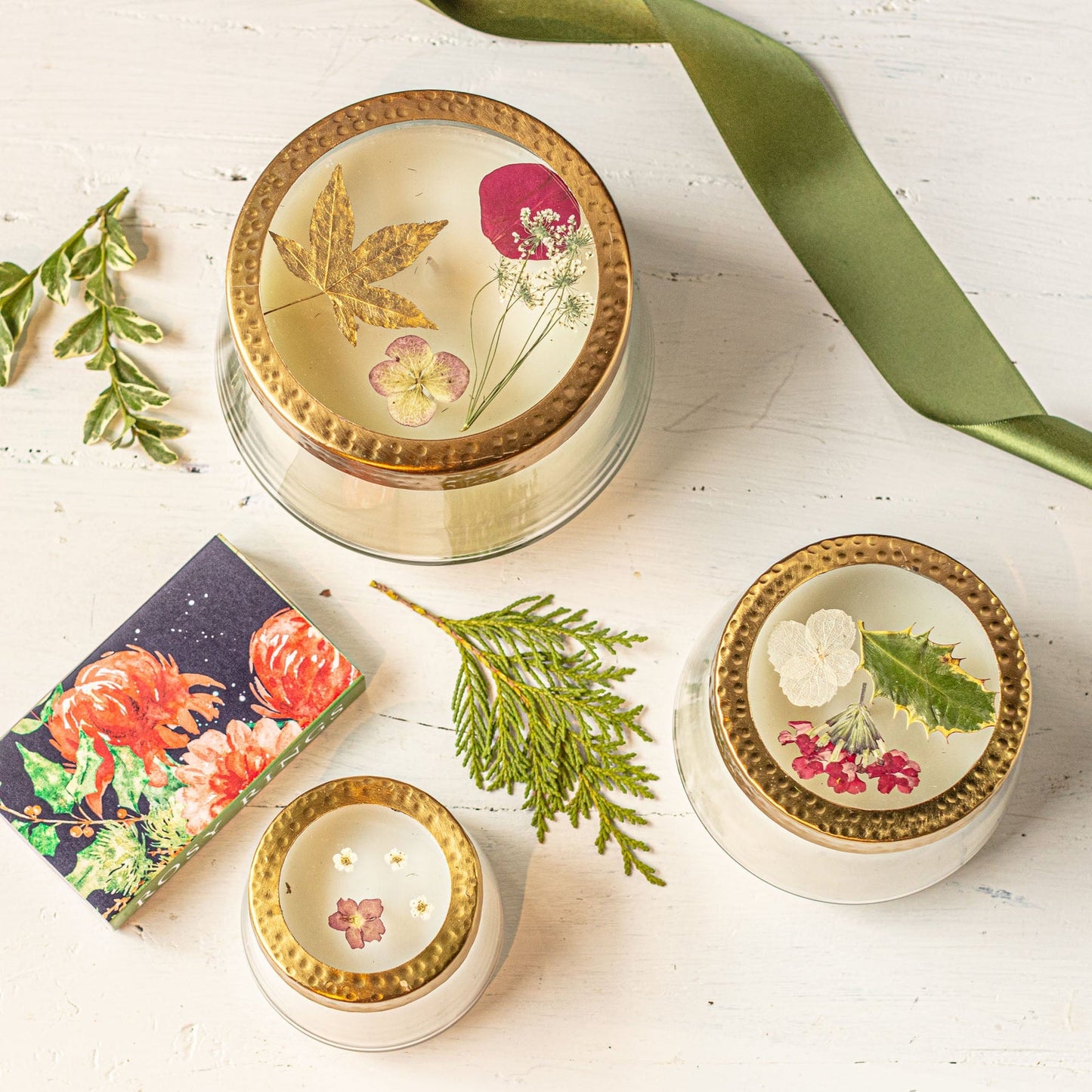 Pressed Floral Candle - Winterberry Frost