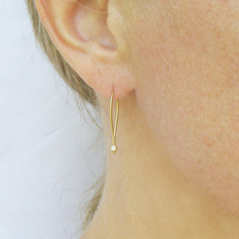 Diamond Dot Ribbon Hoop Earring - 14 Karat Gold