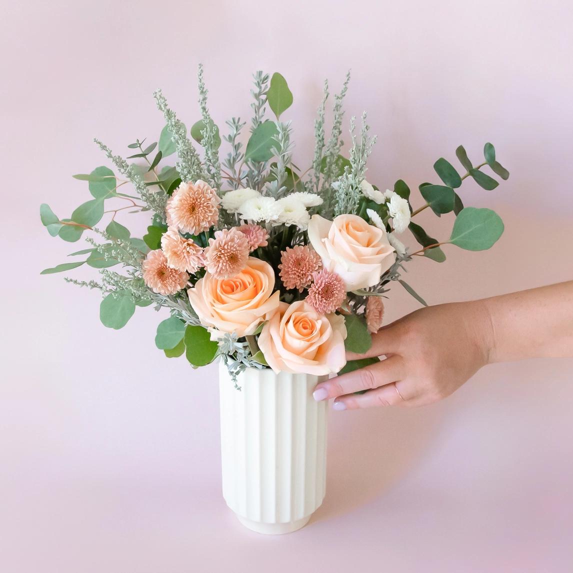 Monroe Vase - Vintage White