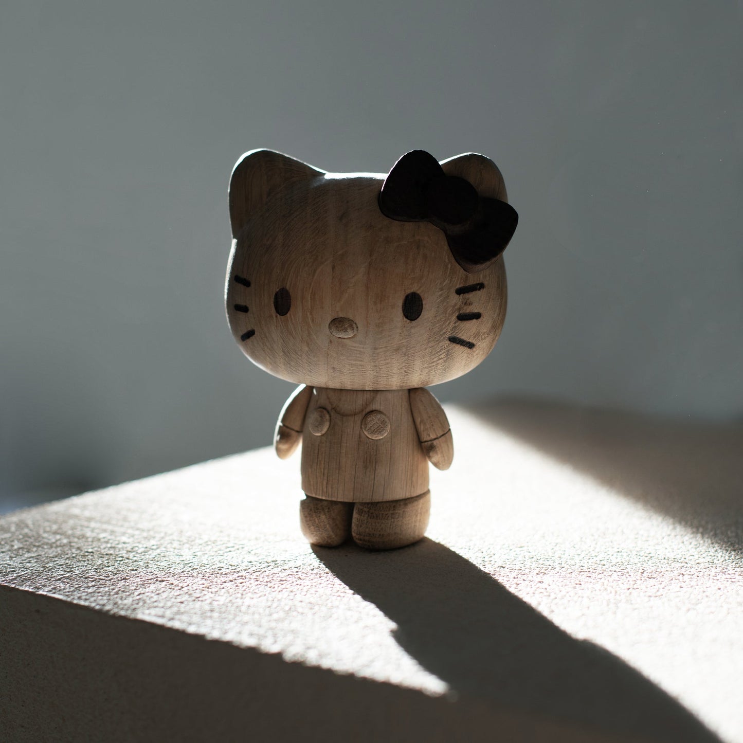 Hello Kitty White Oak Figurine - Small