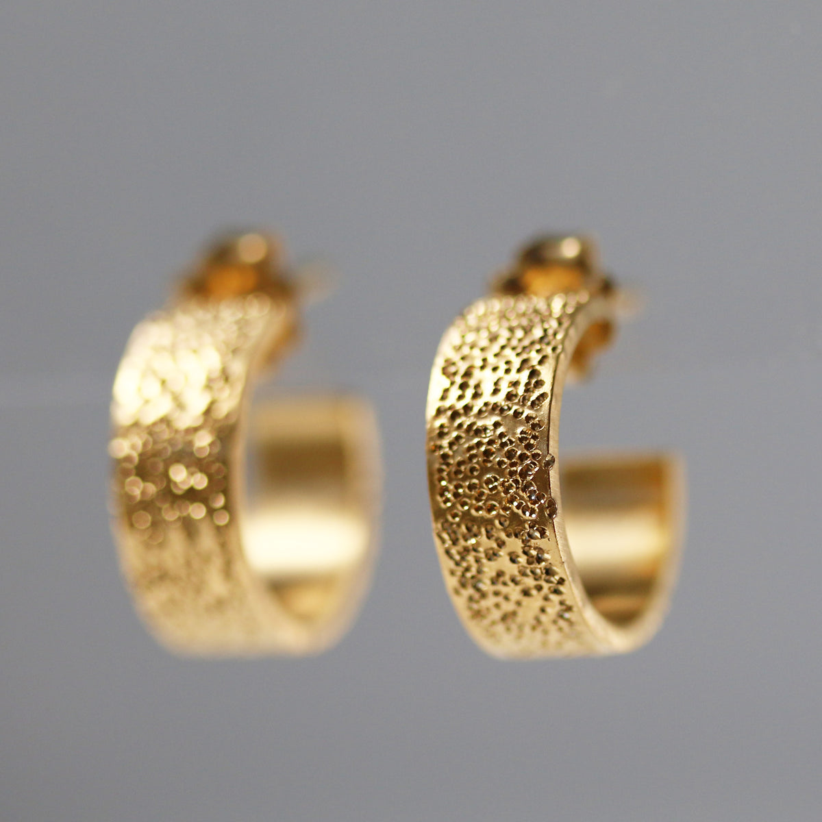 Grand Huggie Hoops - Diamond Dusted Gold Vermeil- 15 mm Christina Kober
