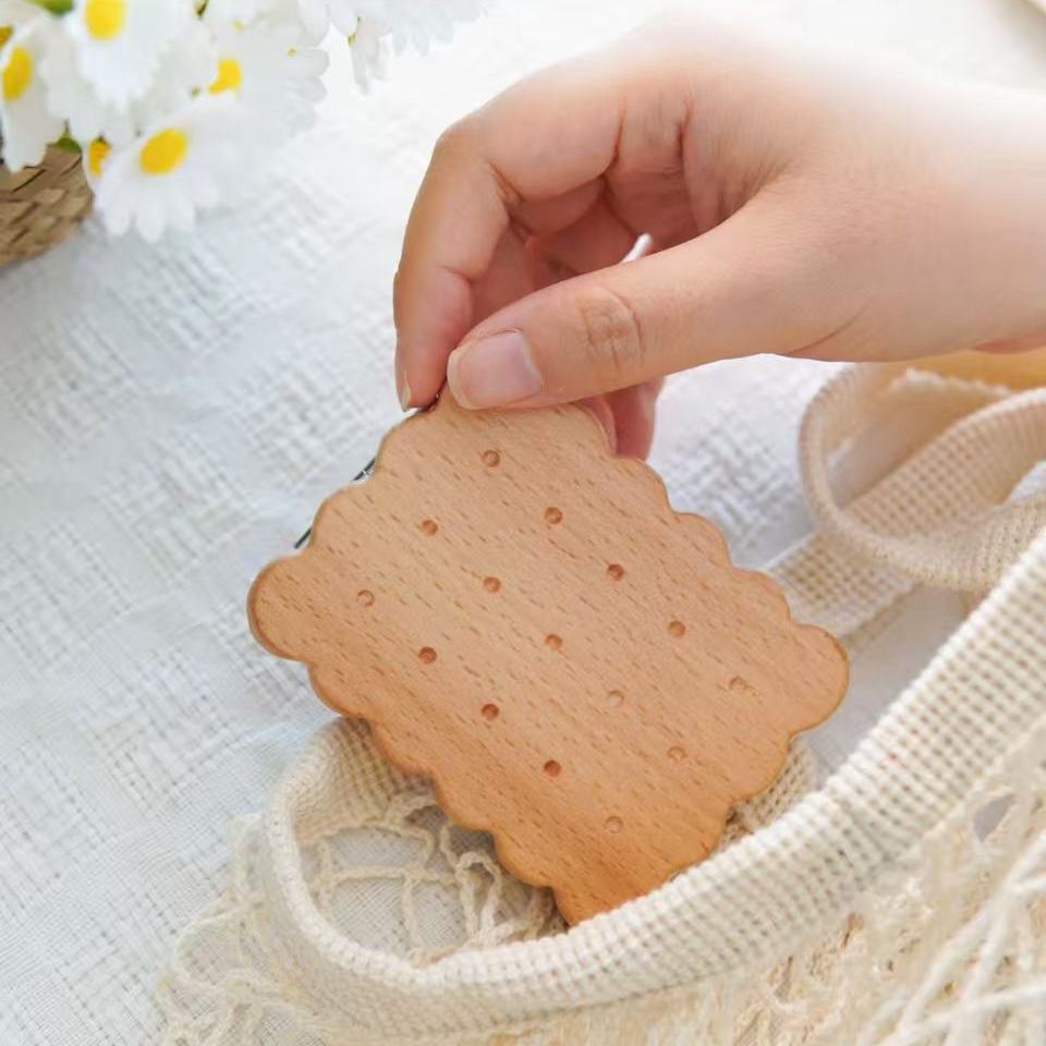 Biscuit Pocket Mirror – Beech Wood