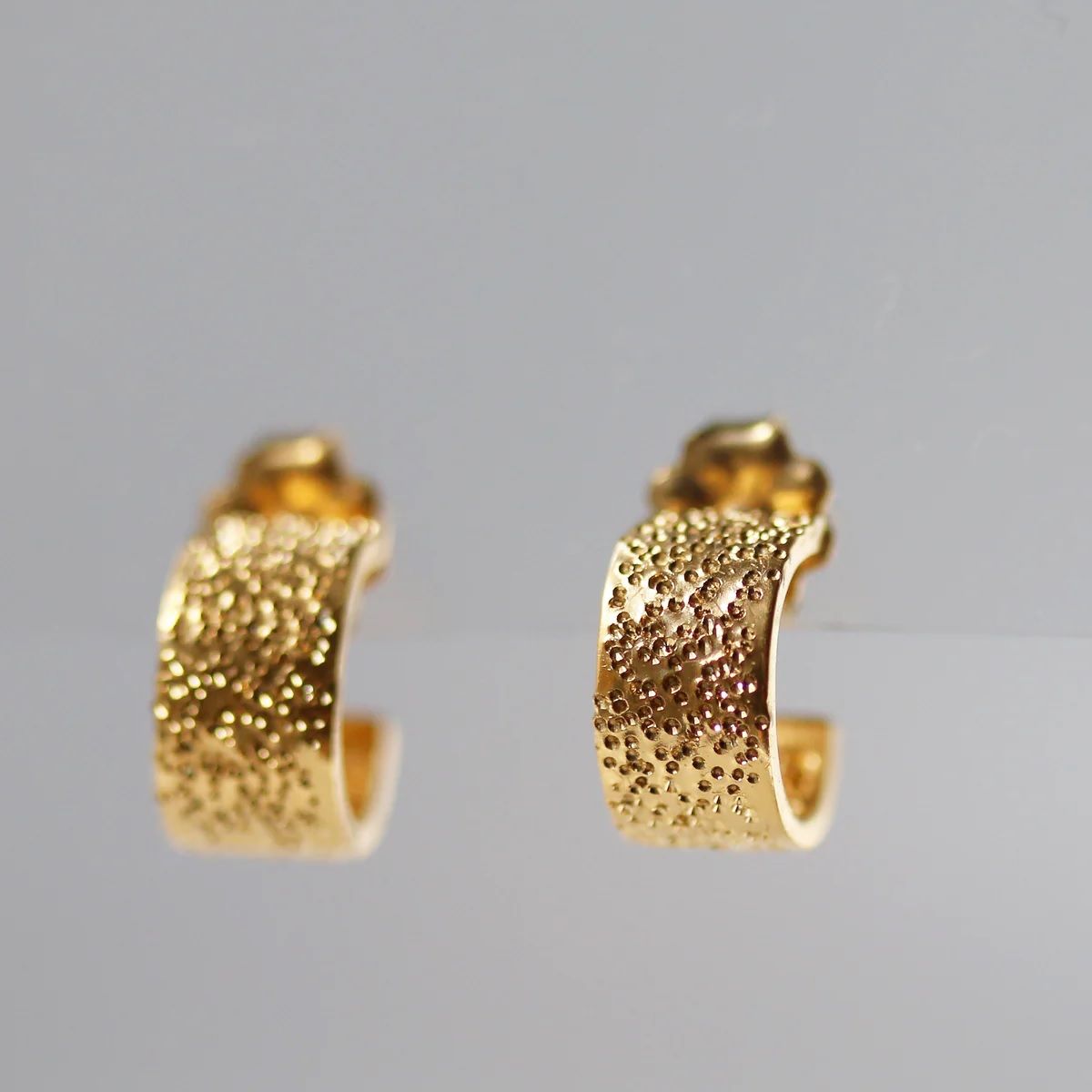 Grand Huggie Hoops - Diamond Dusted Gold Vermeil - 10 mm Christina Kober