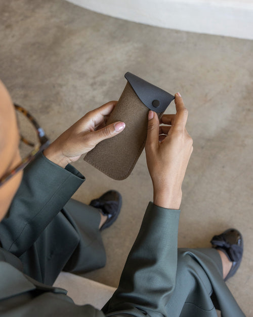 Load image 1 in gallery view