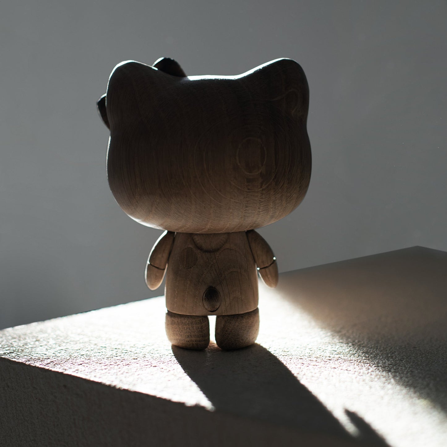 Hello Kitty White Oak Figurine - Small