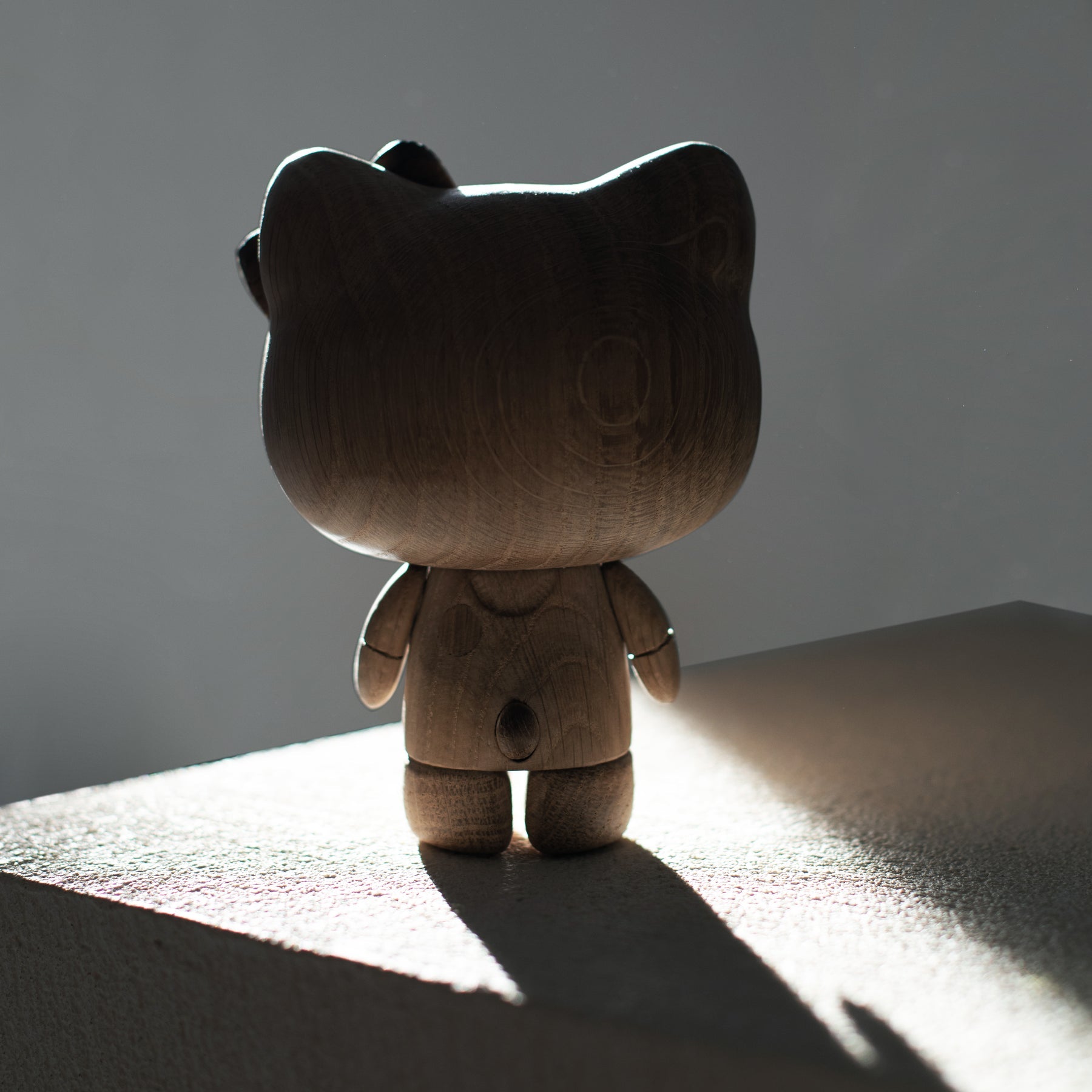 Hello Kitty White Oak Figurine - Small