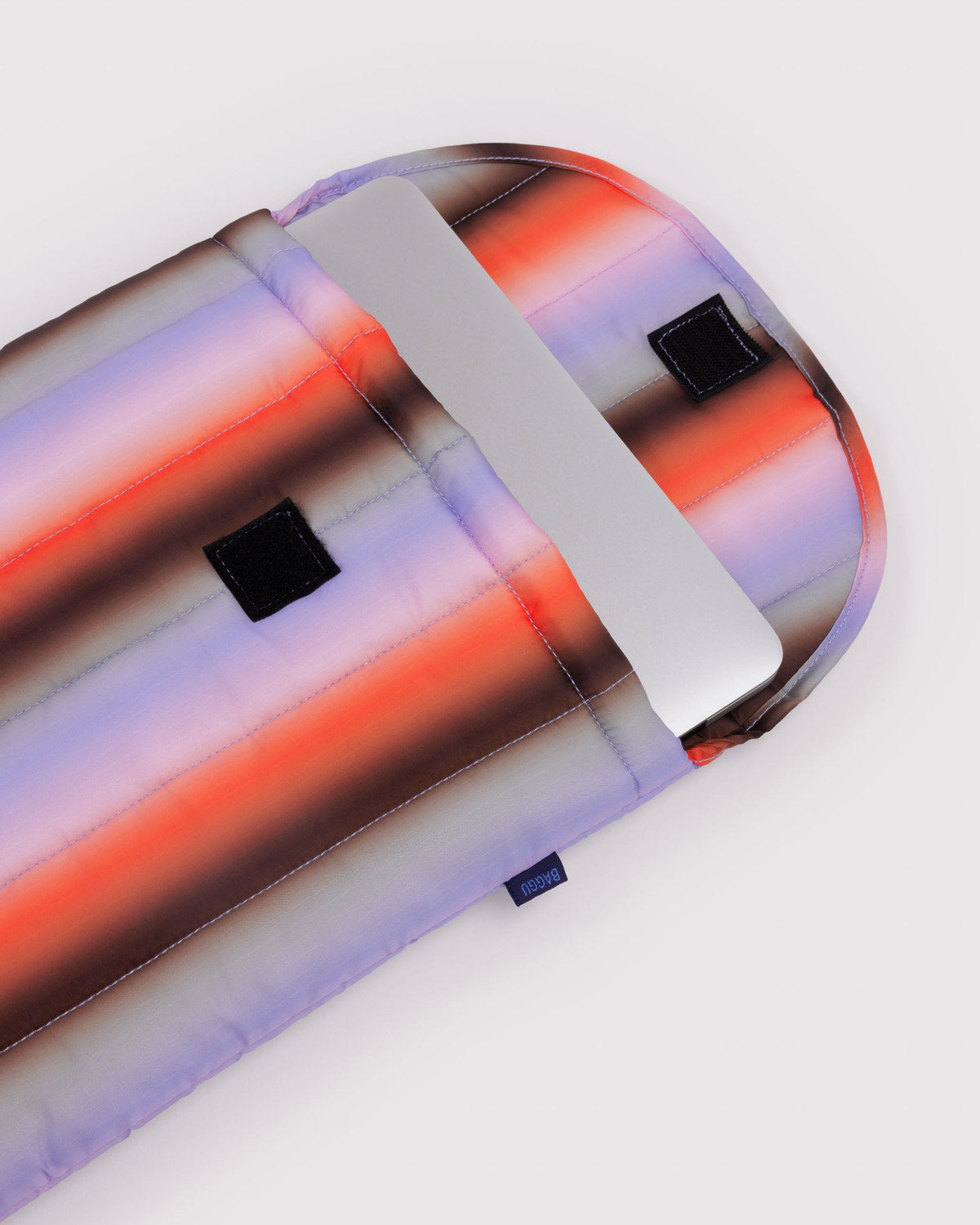 Puffy Laptop Sleeve 16" - Gradient Stripe Poppy
& Lilac Baggu