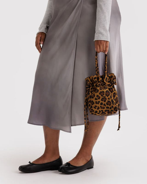 Load image 1 in gallery view