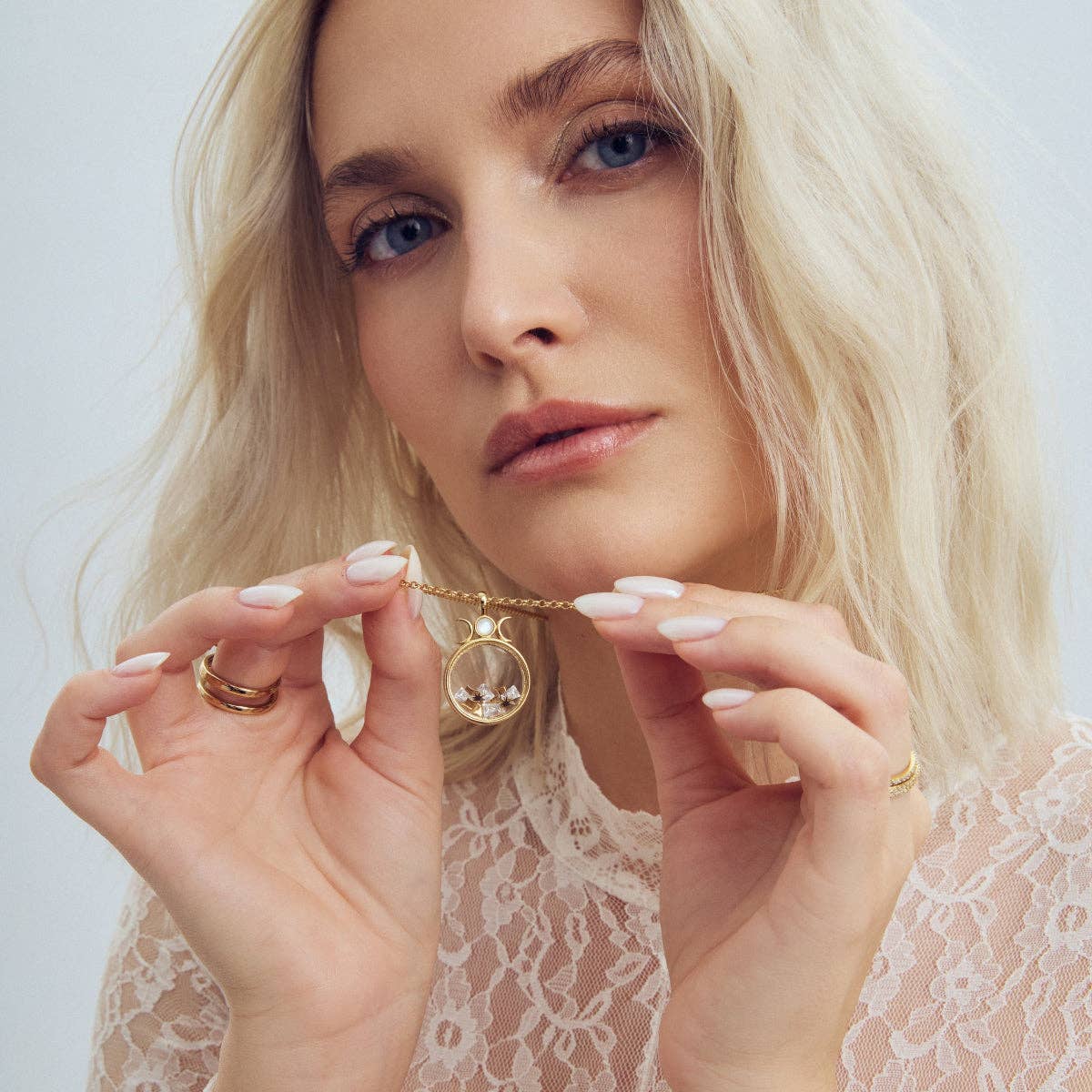 Wishkeeper Floating Shaker Locket - Mother of Pearl