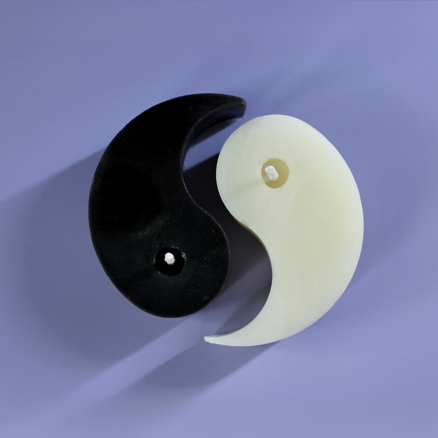 Yin Yang Beeswax/Soy Wax Blend Candle