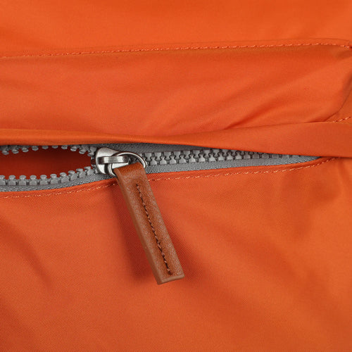 Load image 1 in gallery view