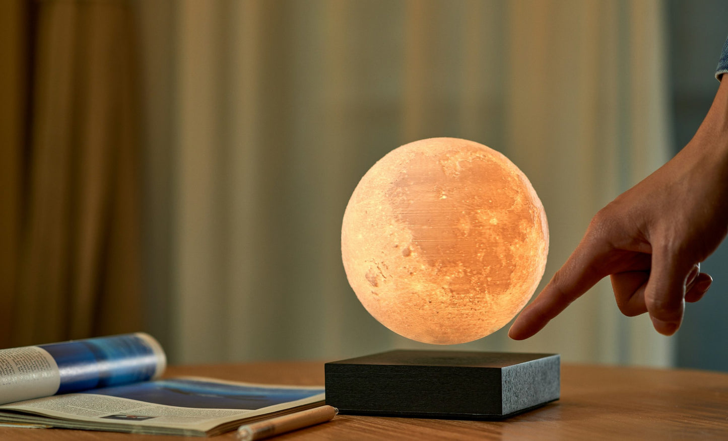 Smart Moon Lamp