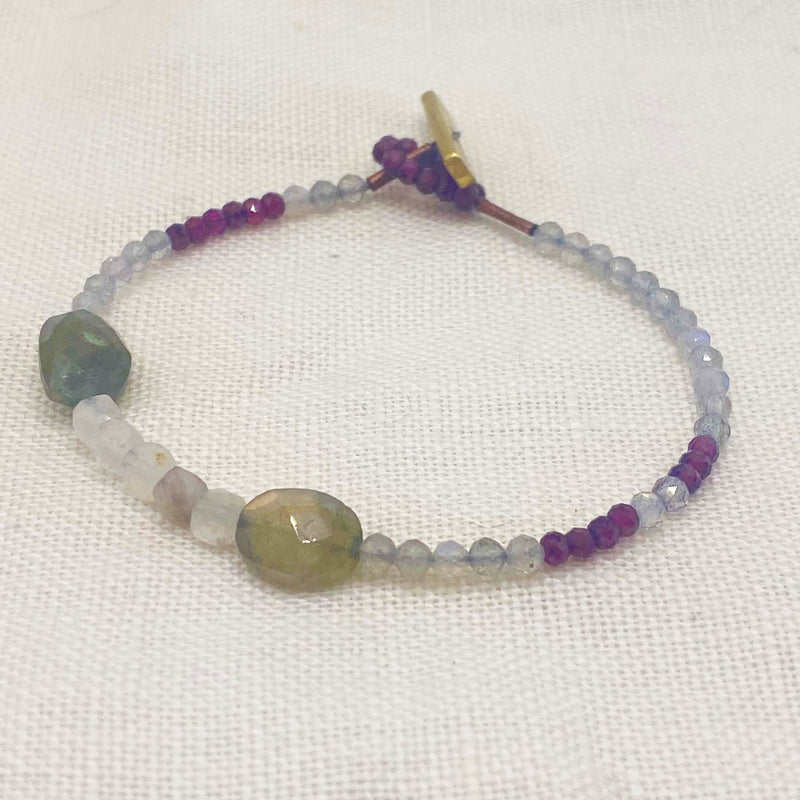 Toggle Bracelet - Labradorite Oval Mix